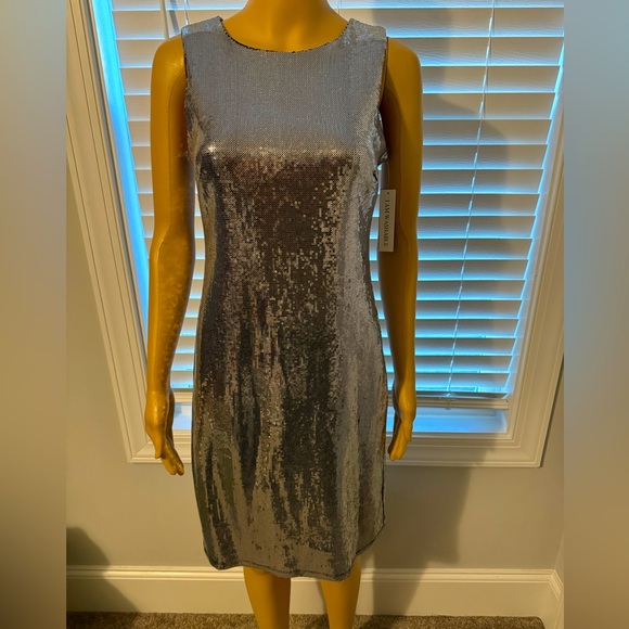 Beautiful Shelby Nights size 6 silver sequin dress machine washable NWT - Picture 1 of 7